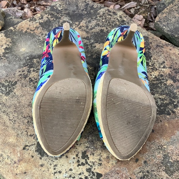 Apt 9 Floral Platform Heels - Size 6 - Picture 9 of 9